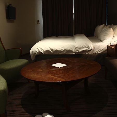 Plaza Hotel Бейрут Экстерьер фото