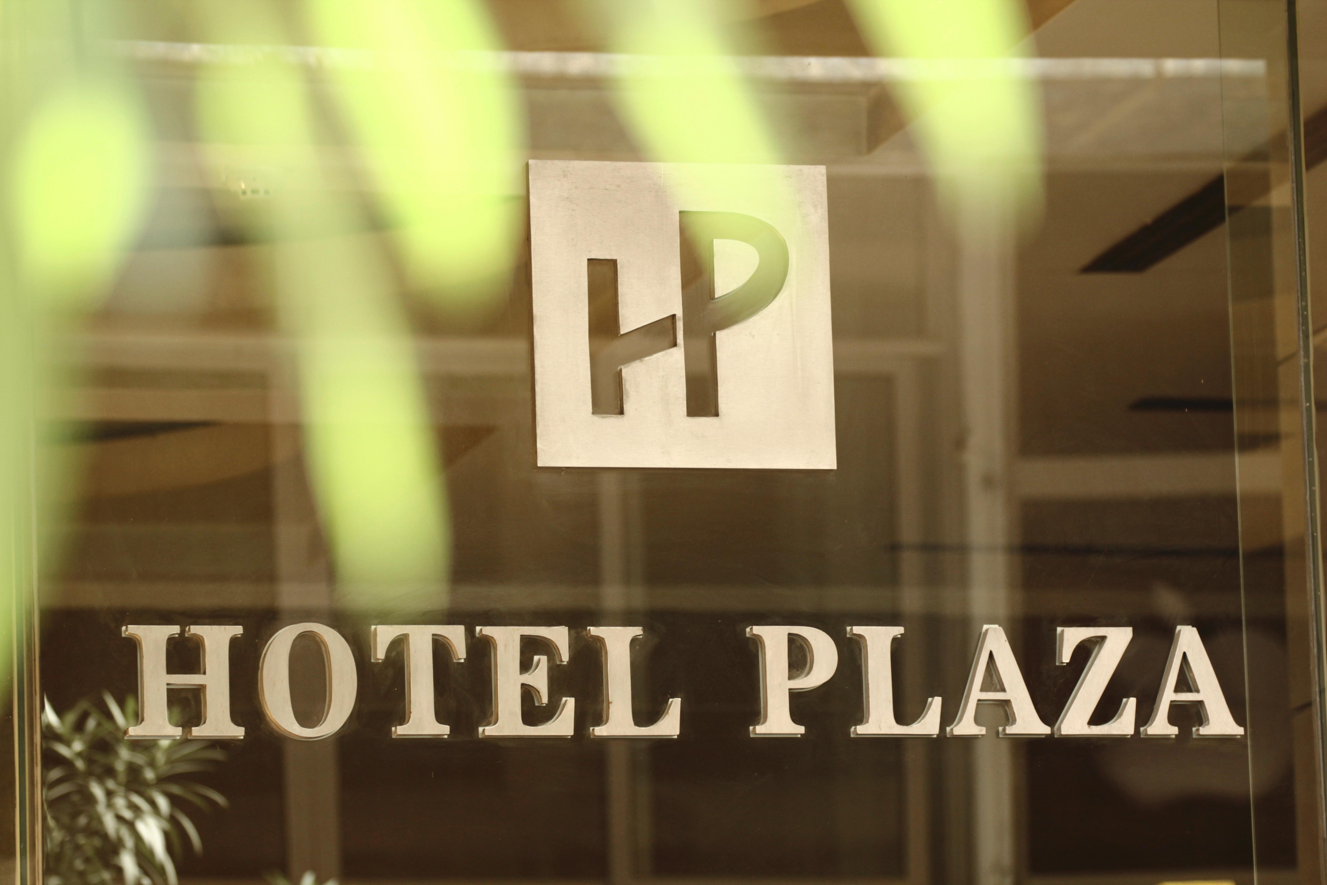 Plaza Hotel Бейрут Экстерьер фото