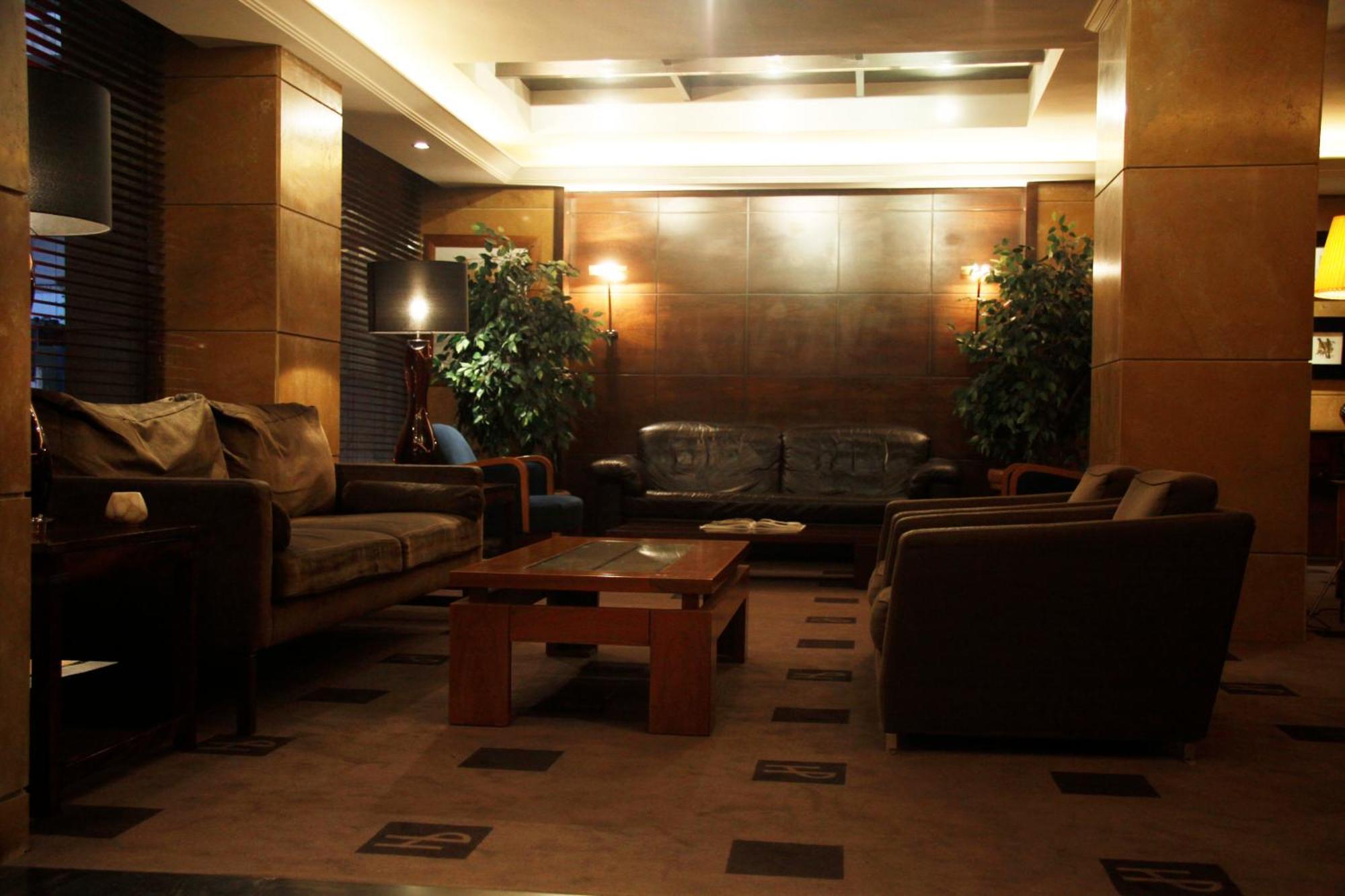Plaza Hotel Бейрут Экстерьер фото