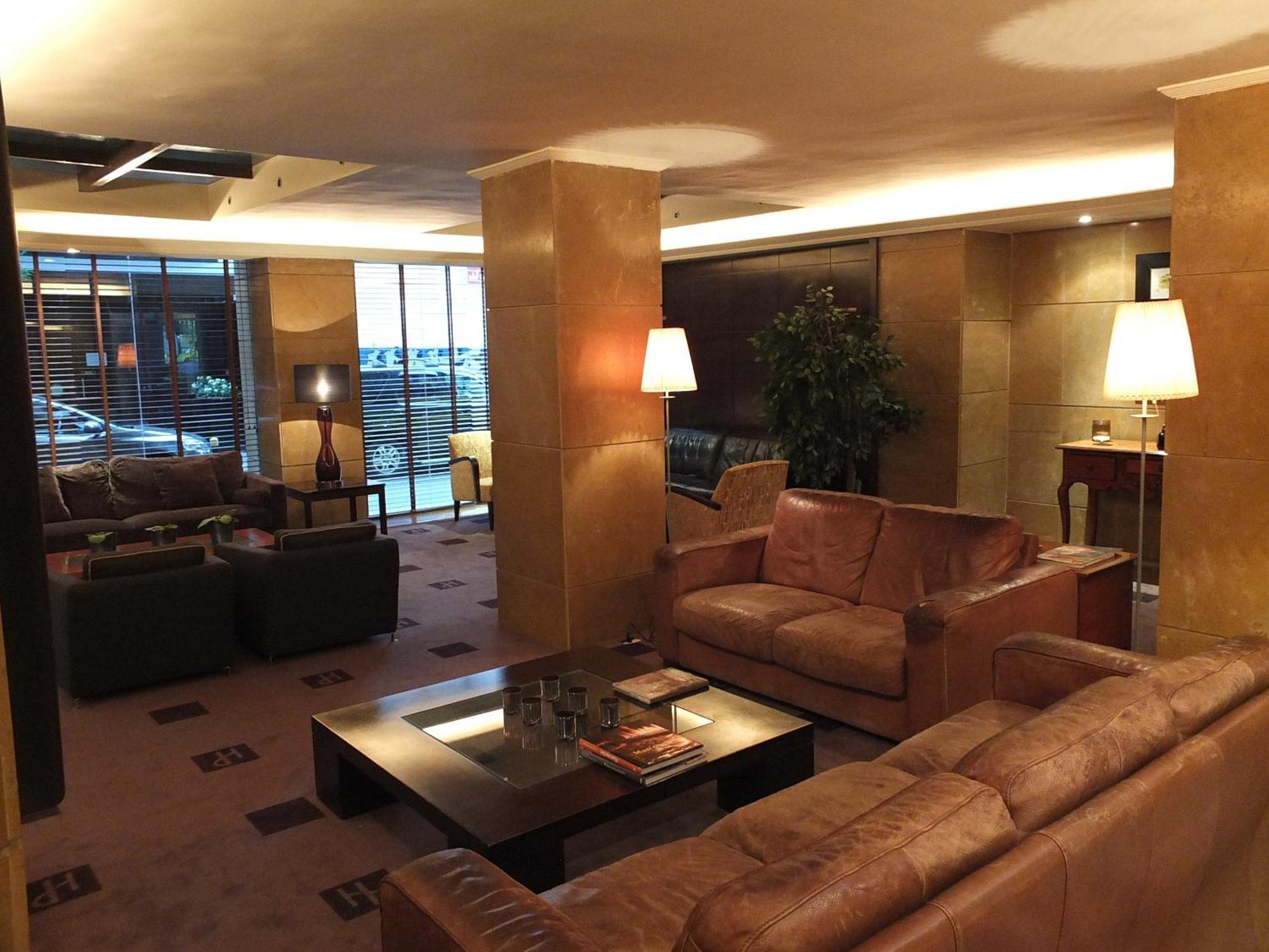 Plaza Hotel Бейрут Экстерьер фото