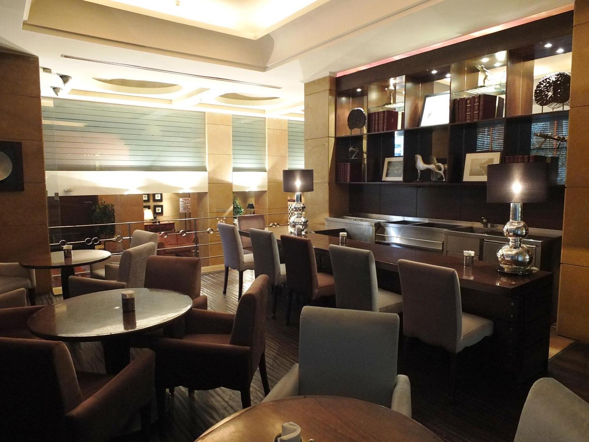 Plaza Hotel Бейрут Экстерьер фото