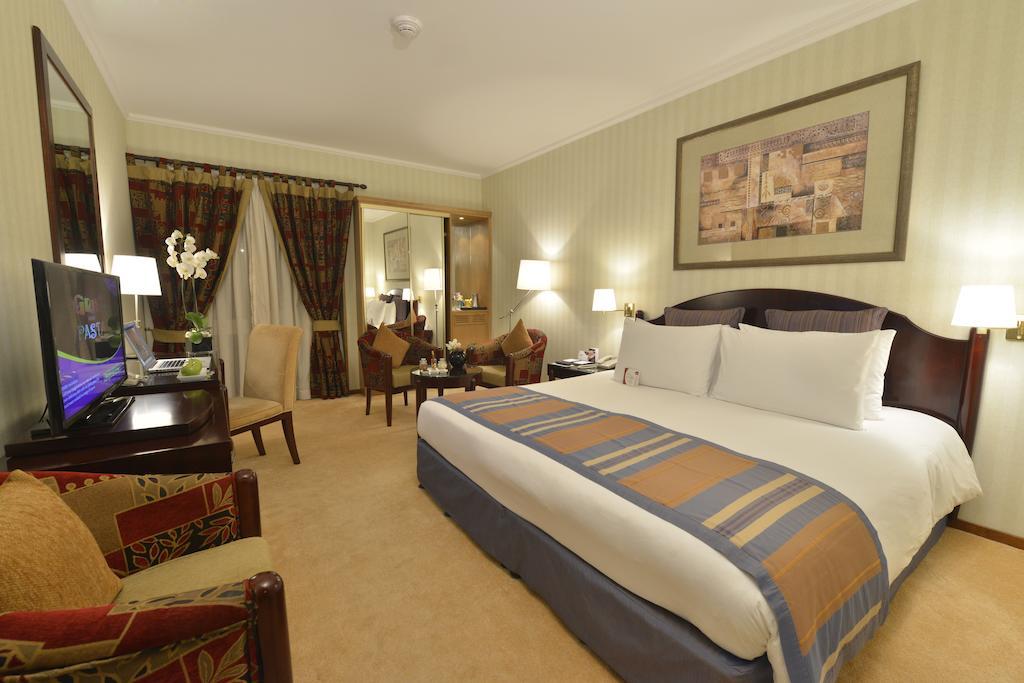 Plaza Hotel Бейрут Экстерьер фото