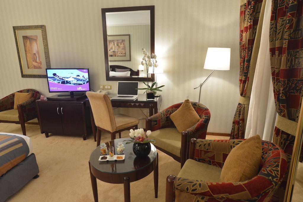 Plaza Hotel Бейрут Экстерьер фото