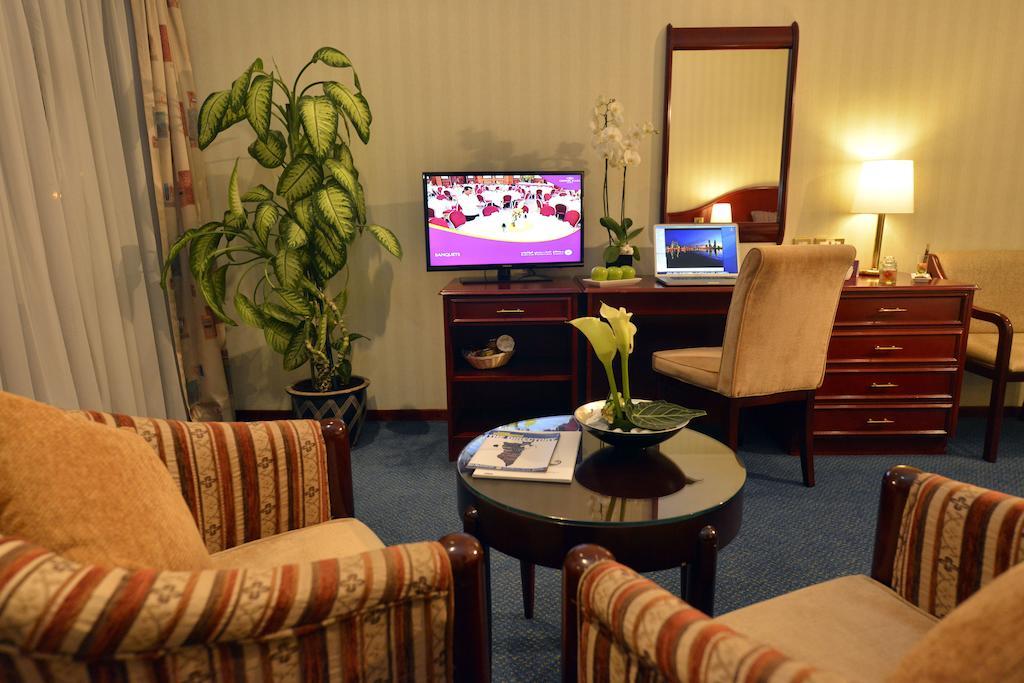 Plaza Hotel Бейрут Экстерьер фото